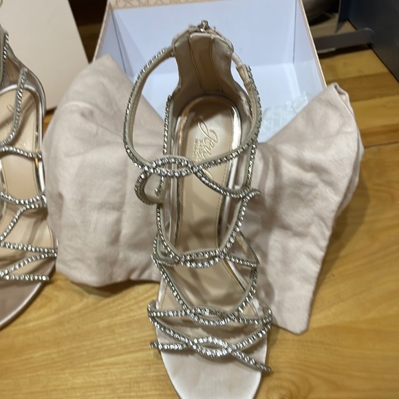 Jewel by Badgley Mischka :: delacy chmsat - Picture 3 of 7